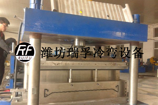 陽(yáng)極板設(shè)備